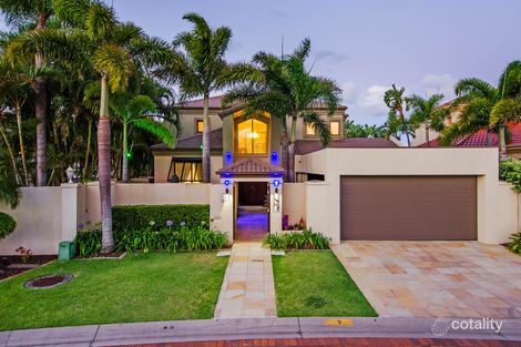 9 Queen Guineveres Pl, Paradise Point, QLD 4216