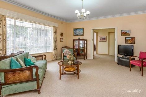 Property photo of 4 Tanjil Court Mount Waverley VIC 3149