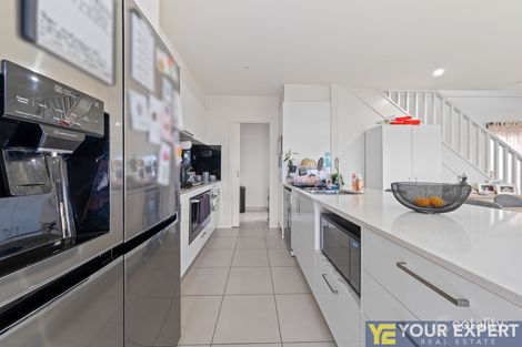 Property photo of 2 Firth Close Carrum Downs VIC 3201