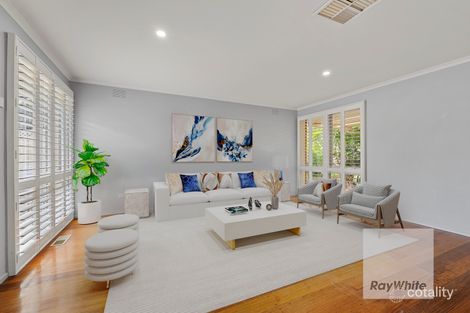 Property photo of 1 Landy Close Mill Park VIC 3082
