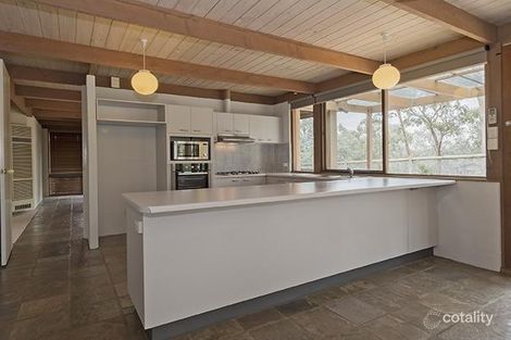 Property photo of 64 Warringah Crescent Eltham North VIC 3095