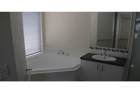 6 Falcone Cres, Sinagra, WA 6065