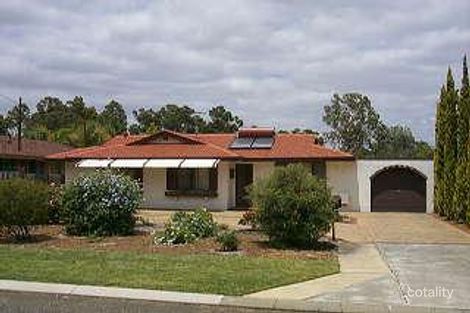 3 Magnolia Way, Forrestfield, WA 6058