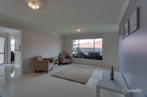 Property photo of 39 Dalmeny Drive Macquarie Hills NSW 2285