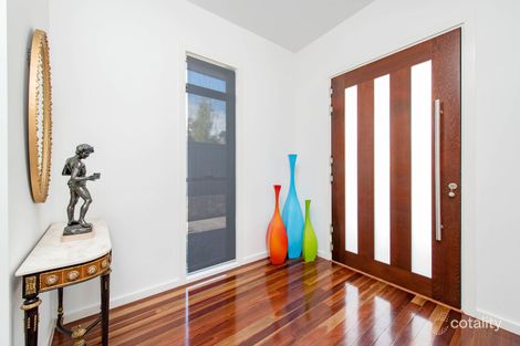 Property photo of 1 Myrtle Close Jerrabomberra NSW 2619
