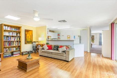 Property photo of 8 Bordeaux Drive Woodcroft SA 5162