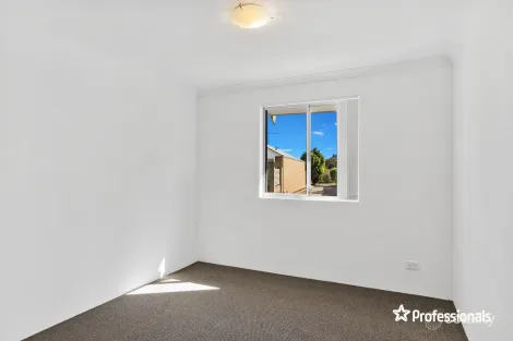 Property photo of 1/21 Cronin Place Armadale WA 6112