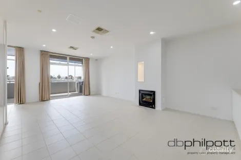 Property photo of 16 Parri Crescent New Port SA 5015