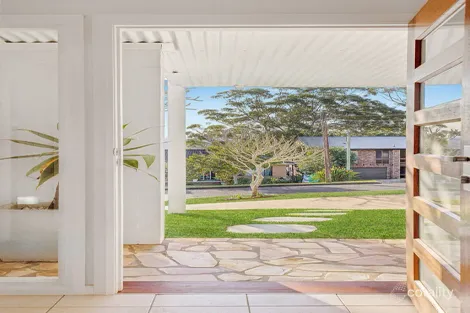 Property photo of 17 Toongara Avenue Bateau Bay NSW 2261