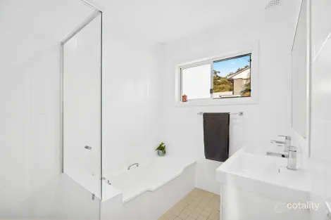 Property photo of 17 Toongara Avenue Bateau Bay NSW 2261