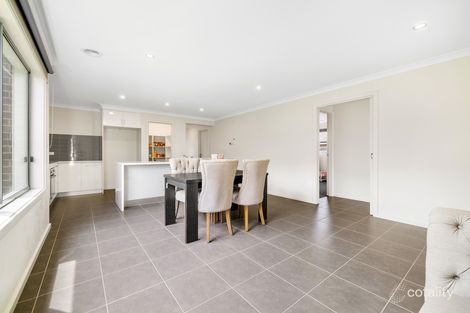 Property photo of 16 Billabong Avenue Sale VIC 3850