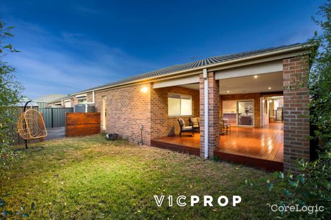 Property photo of 39 Niland Crescent Point Cook VIC 3030