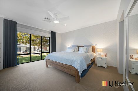 Property photo of 41 Westwood Meander Carramar WA 6031