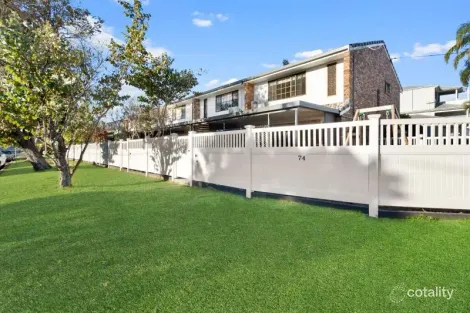 2/74 Kate St, Woody Point, QLD 4019