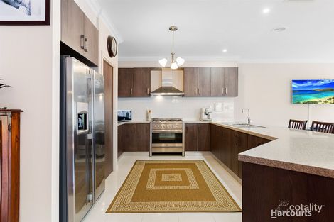 Property photo of 2 Moray Close Taylors Hill VIC 3037