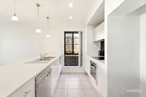 Property photo of 4 Burnett Drive Holmview QLD 4207