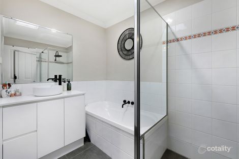 Property photo of 52/74 Universal Street Pacific Pines QLD 4211