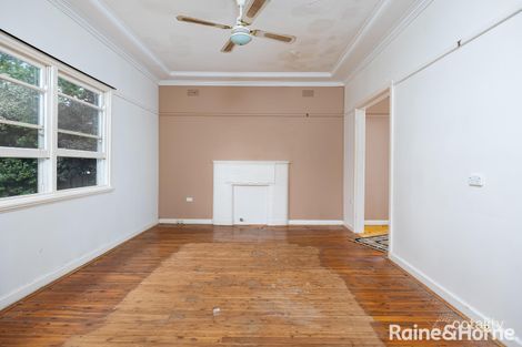 Property photo of 132 Grove Street Kooringal NSW 2650