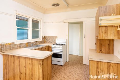 Property photo of 132 Grove Street Kooringal NSW 2650