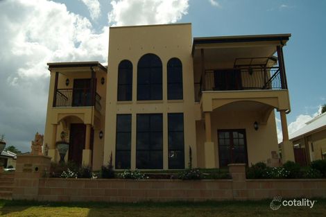 38 Lochside Dr, North Lakes, QLD 4509