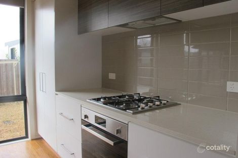 Property photo of 25 Burn Nar Look Drive Burwood VIC 3125