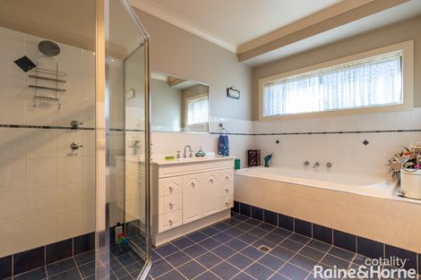 Property photo of 37 Willow Drive Kelso NSW 2795