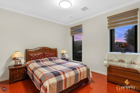 Property photo of 32 Zodiac Way Fraser Rise VIC 3336