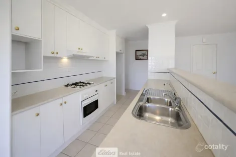 Property photo of 15 Robrick Close Griffith NSW 2680