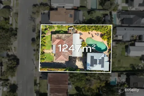 Property photo of 36 Muir Street Labrador QLD 4215