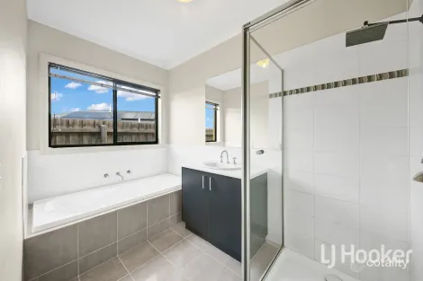 Property photo of 5 Ryder Close Maddingley VIC 3340