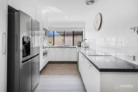 Property photo of 1/57 Treeview Drive Burleigh Waters QLD 4220