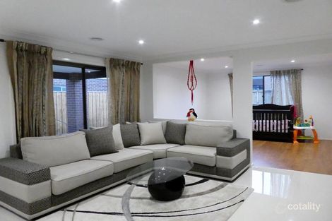 Property photo of 73 Quarters Boulevard Cranbourne West VIC 3977