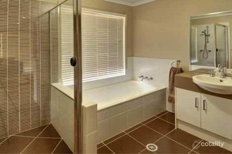 Property photo of 27 Riveroak Way Sippy Downs QLD 4556