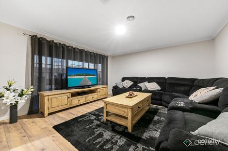 Property photo of 8 Andrea Crescent Cranbourne North VIC 3977