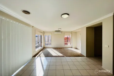 Property photo of 5 Brookdale Road Point Cook VIC 3030