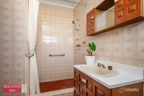 Property photo of 21 Kingsfield Avenue Swan View WA 6056