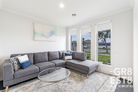 Property photo of 68 Quarters Boulevard Cranbourne West VIC 3977