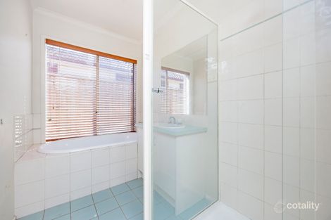 Property photo of 8 Baronessa Avenue Narre Warren South VIC 3805