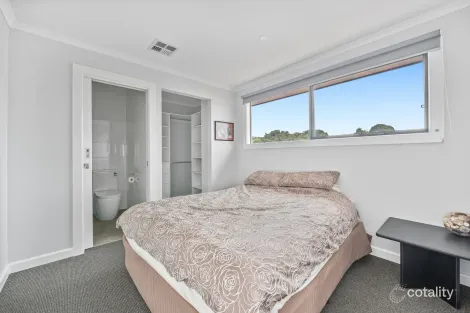 Property photo of 54 Fletcher Street Essendon VIC 3040