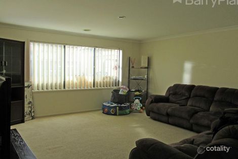 Property photo of 29 Baddeley Circuit Cranbourne North VIC 3977
