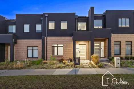 Property photo of 4 Stonethwaite Lane Clyde North VIC 3978