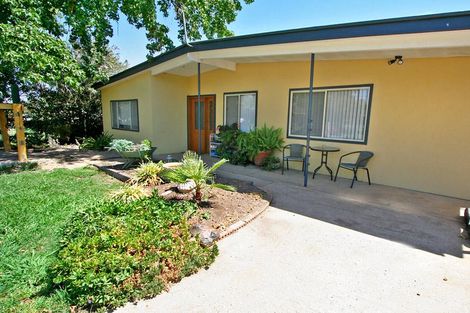 Property photo of 5 Campbell Place Wagga Wagga NSW 2650