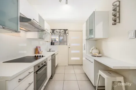 Property photo of 4/38 Edmondstone Street Newmarket QLD 4051