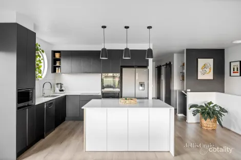 Property photo of 10 Levien Lane Footscray VIC 3011