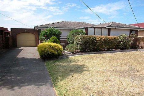 17 Elmhurst Rd, Gladstone Park, VIC 3043