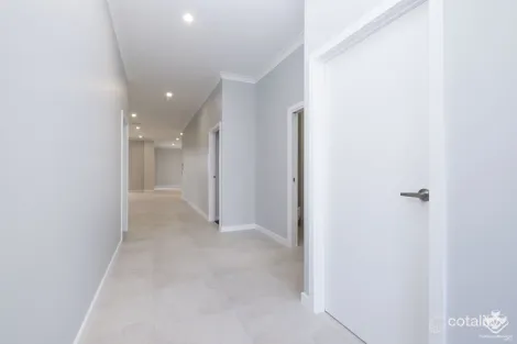 Property photo of 18 Jacaranda Place Indooroopilly QLD 4068