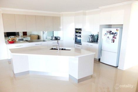 Property photo of 18 Harrier Court Bushland Beach QLD 4818