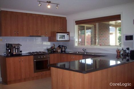 Property photo of 12 Sunnybrae Circuit Cairnlea VIC 3023