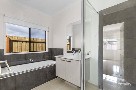 Property photo of 4 Bowral Avenue Point Cook VIC 3030