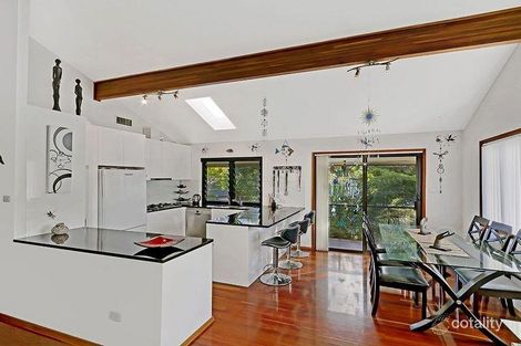 Property photo of 2/382 Tuggerawong Road Tuggerawong NSW 2259